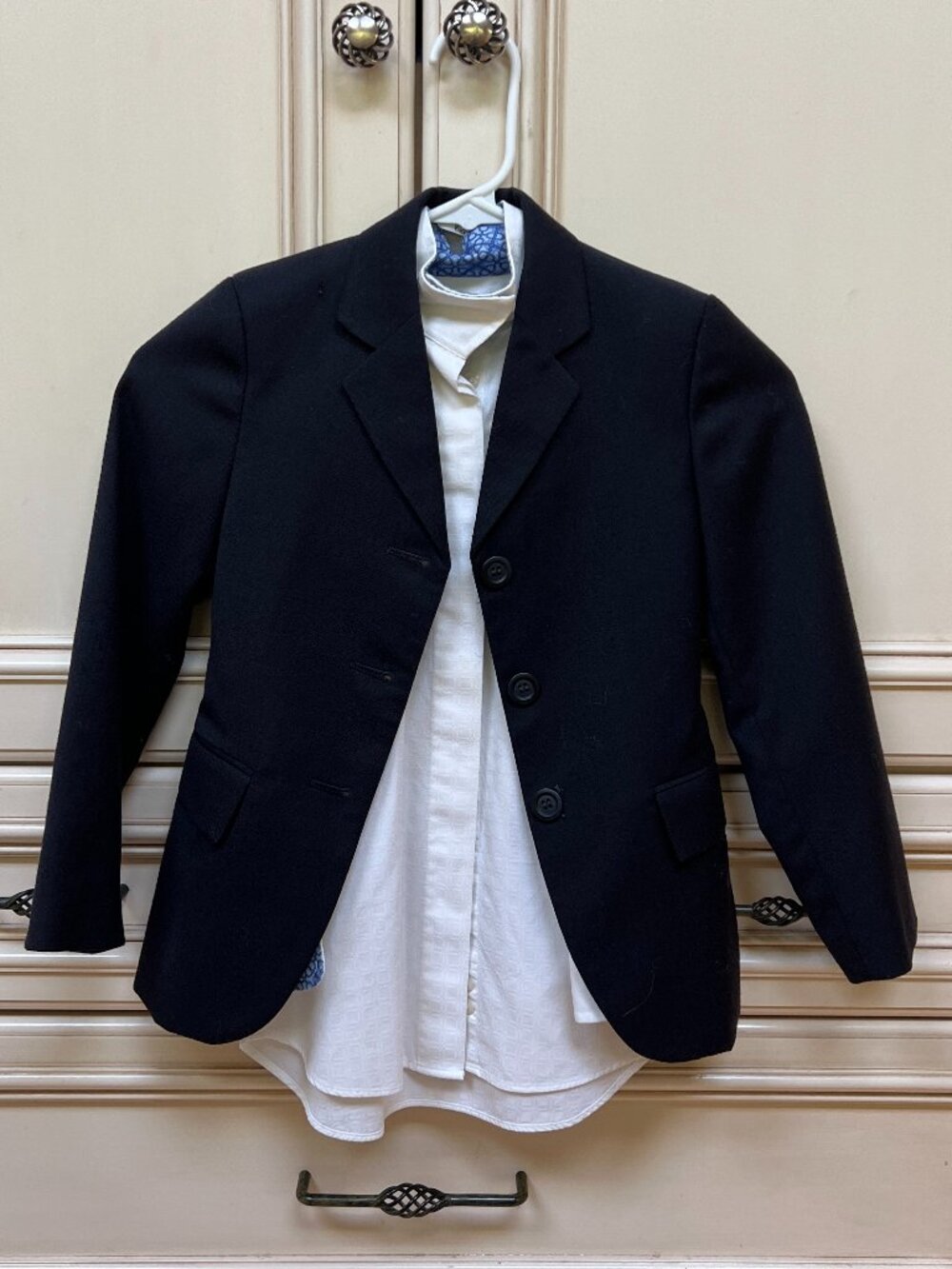 Elite kids size 6 navy blue hunt coat and white Engish show shirt